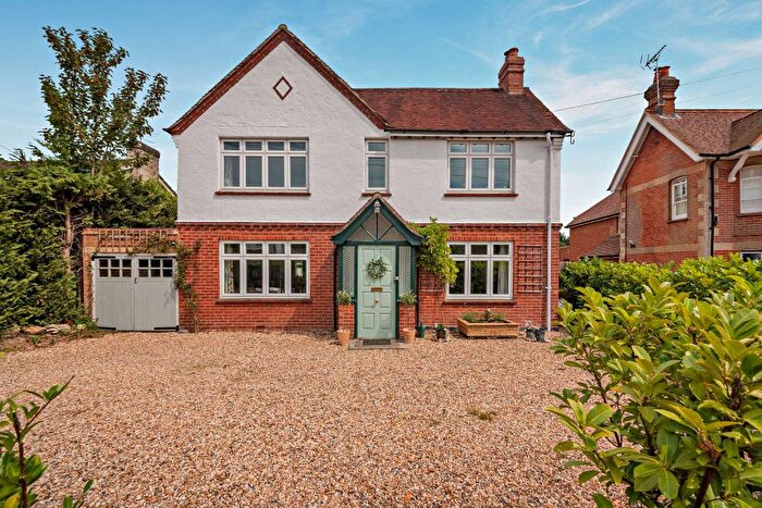 4 Bedroom Detached House For Sale In Lickfolds Road, Rowledge, Farnham, Surrey, GU10