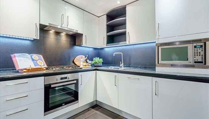 1 Bedroom Flat To Rent In Westferry Circus, London, E14