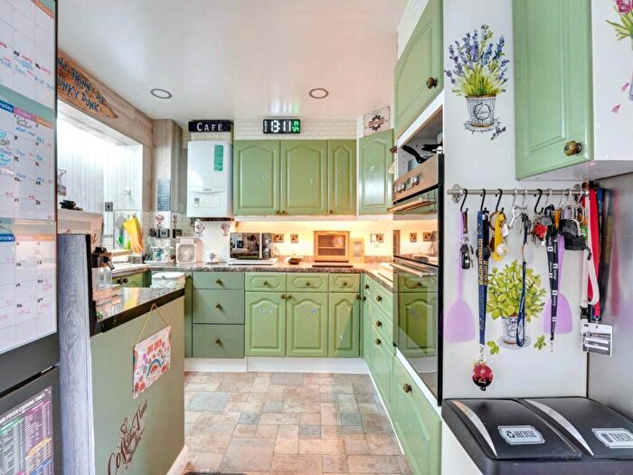 3 Bedroom Semi-Detached House For Sale In Coombelands, Royston, Hertfordshire, SG8