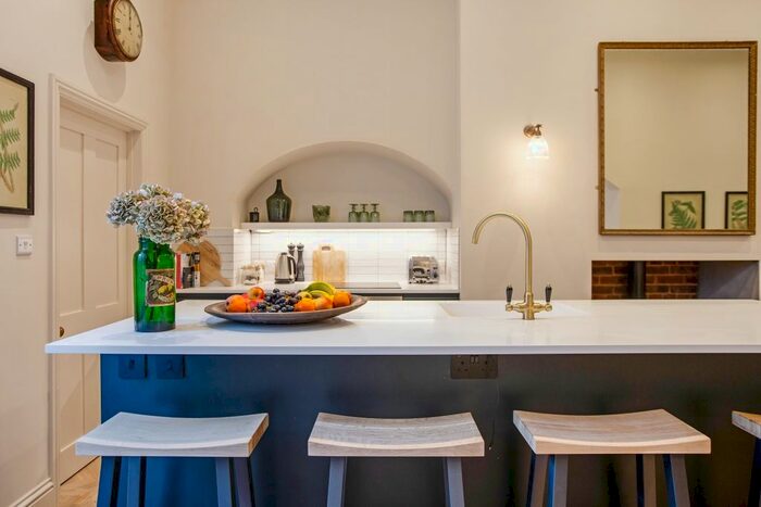 3 Bedroom Flat To Rent In Bristol Gardens, Brighton, BN2