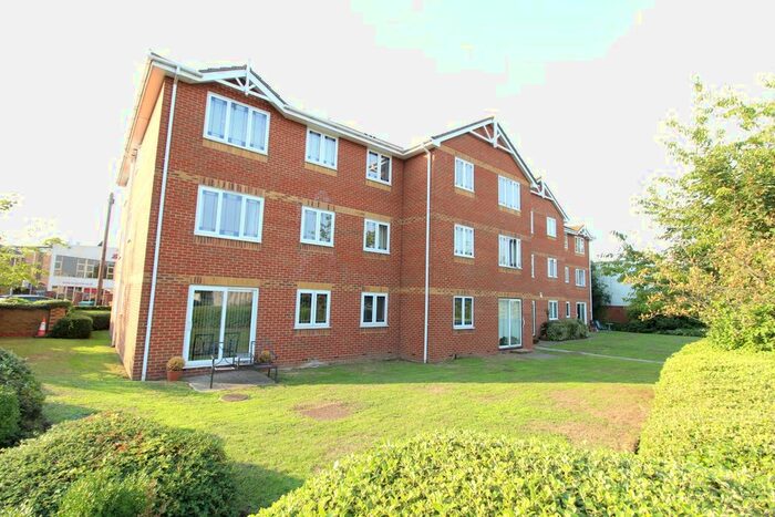 1 Bedroom Flat To Rent In Kings Lodge, Benfleet Road, Hadleigh, SS7