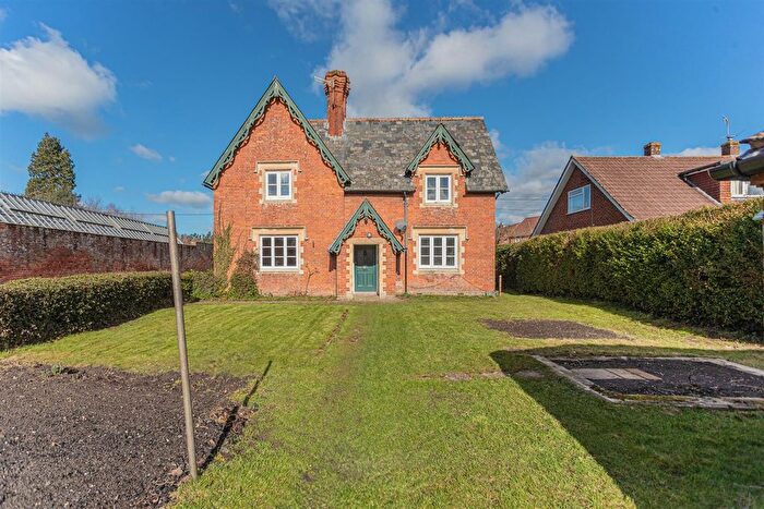 3 Bedroom Detached House For Sale In The Spring, Market Lavington, Devizes, SN10