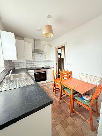 2 Bedroom Flat To Rent In Hither Green Lane, London, SE13