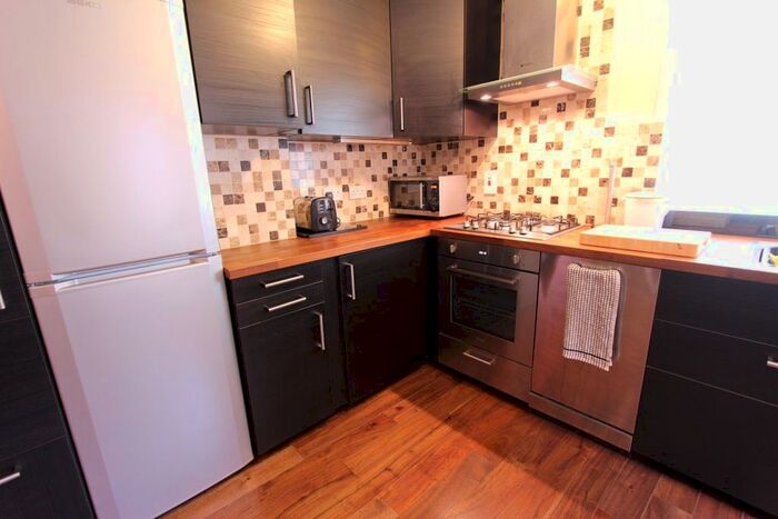 2 Bedroom Maisonette To Rent In Gonville Road, Thornton Heath CR7