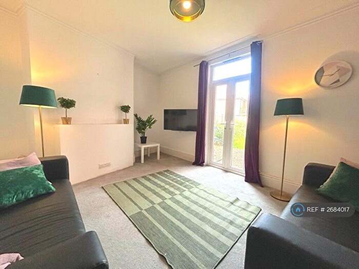 5 Bedroom End Of Terrace House To Rent In St. Denys Road, Southampton, SO17