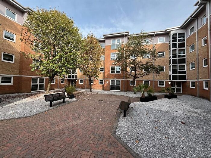 1 Bedroom Flat To Rent In Crown Station Place, Edge Hill, Liverpool, L7
