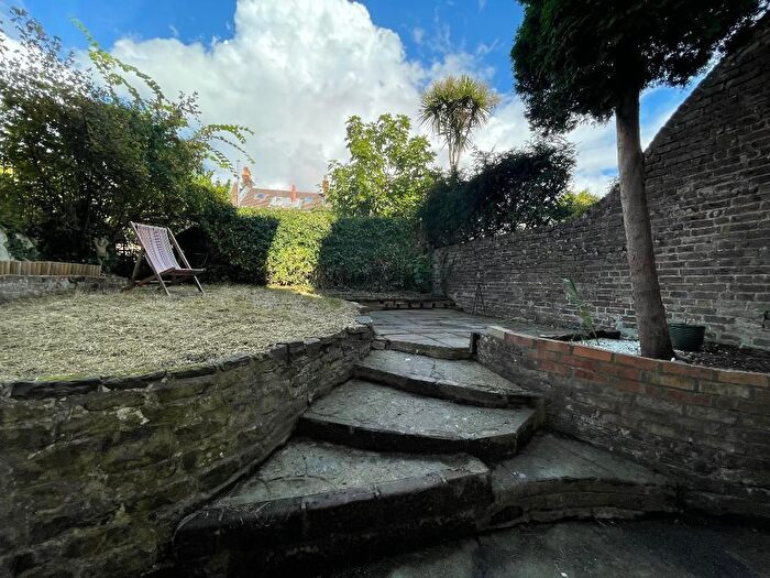 1 Bedroom Flat To Rent In Cromwell Road, Hove, BN3