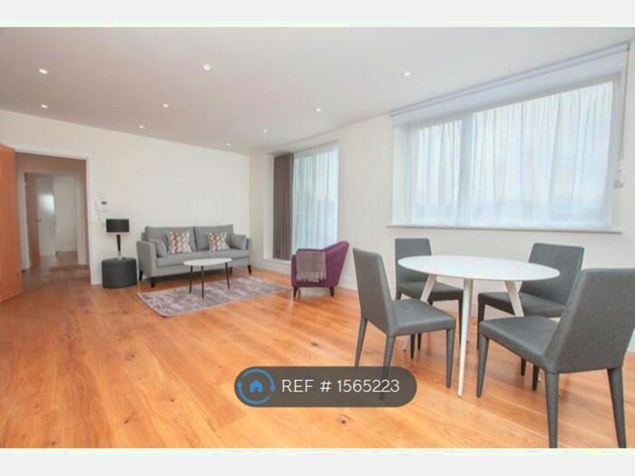 1 Bedroom Flat To Rent In Park Avenue, Bushey, WD23