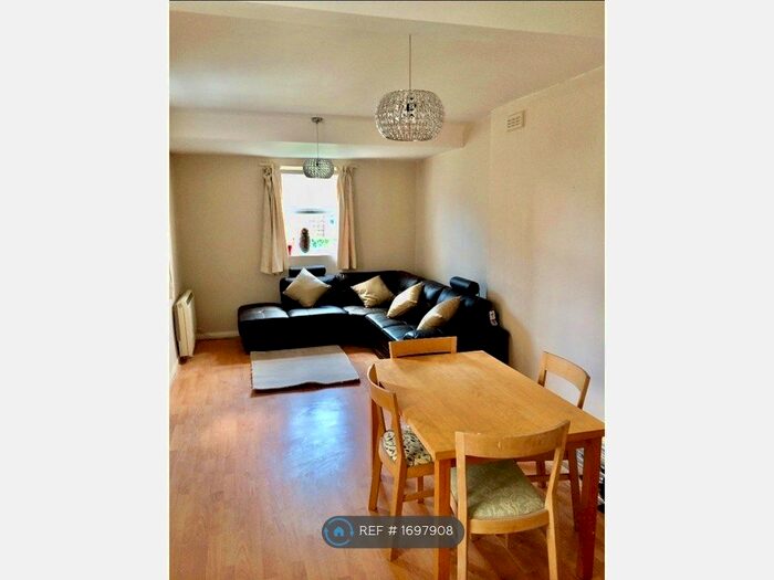 2 Bedroom Flat To Rent In Radipole Road, London, SW6