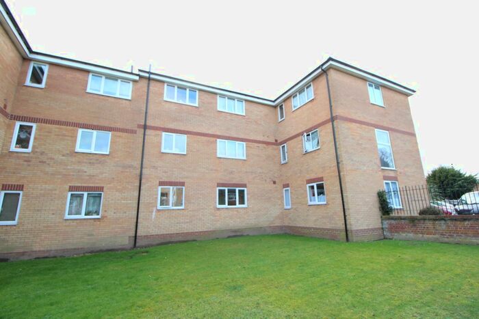2 Bedroom Flat To Rent In Viceroy Close, Colchester, CO2
