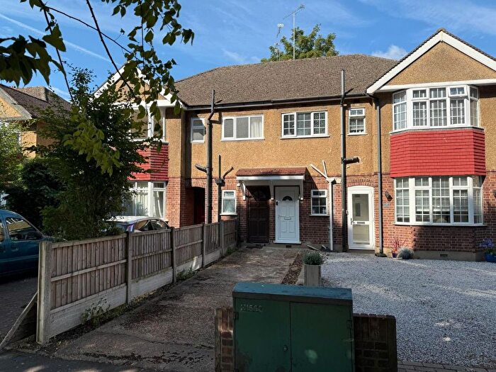 1 Bedroom Maisonette To Rent In Avenue Road, Harold Wood, Romford, RM3