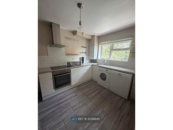 1 Bedroom Flat To Rent In Ellesborough Close, Watford, WD19