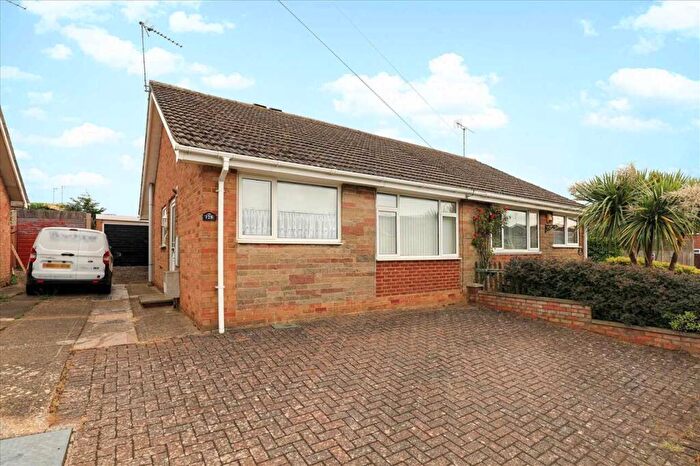 2 Bedroom Bungalow For Sale In Queensway, Burton Latimer, NN15