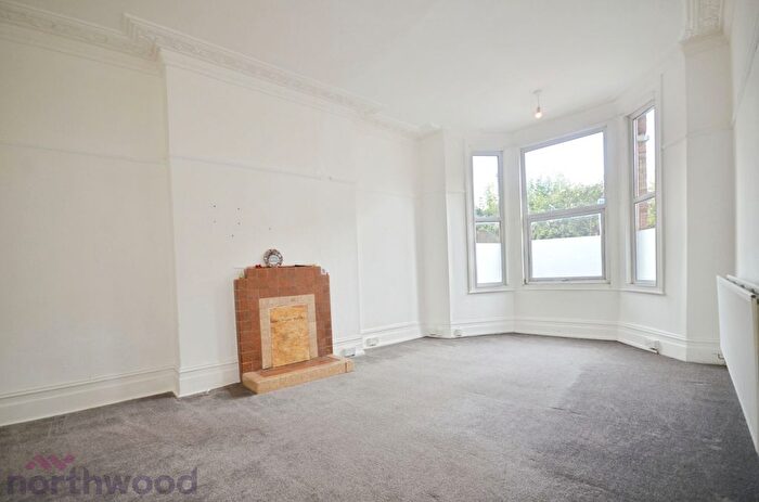 1 Bedroom Flat To Rent In Penge Road, London, SE20