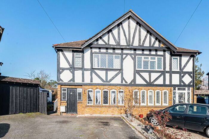 1 Bedroom Maisonette For Sale In Tudor Close, Old Coulsdon, Surrey, CR5