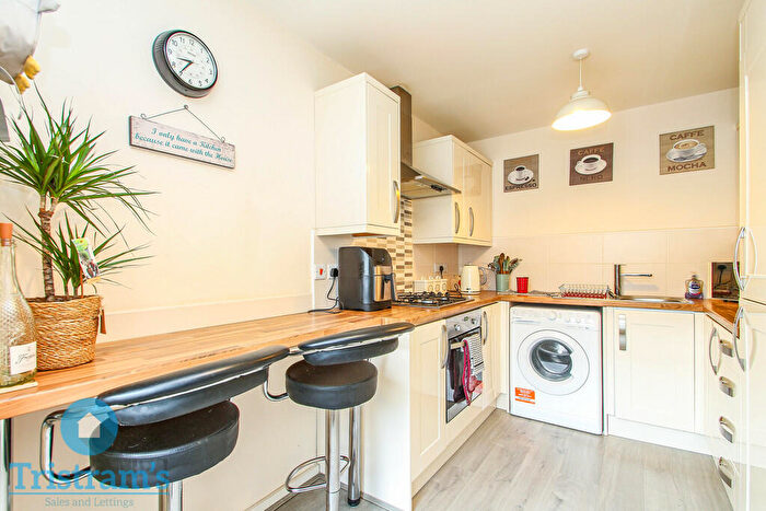 3 Bedroom Town House For Sale In New Lawn Road, Ilkeston, DE7