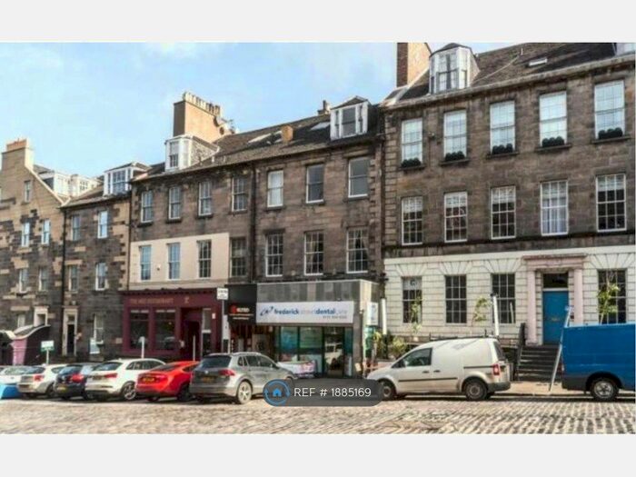 3 Bedroom Flat To Rent In Thistle Street Lane North West, Edinburgh, EH2
