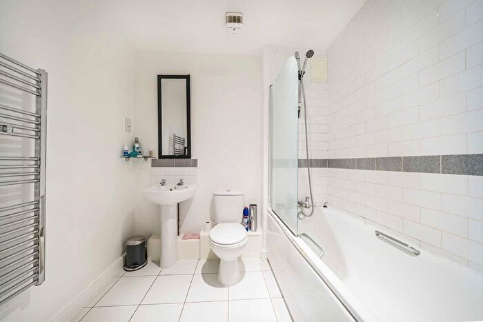 1 Bedroom Flat For Sale In Martello Street, London, E8