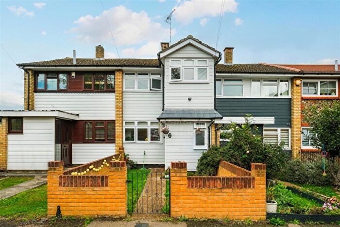 3 Bedroom Terraced House For Sale In Sunnymede, Chigwell, IG7