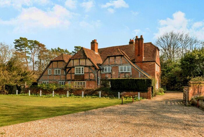 7 Bedroom Detached House For Sale In Ridge Lane, Newnham, Hampshire, RG27