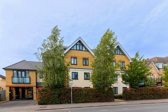 2 Bedroom Flat To Rent In Frays Avenue, West Drayton, UB7