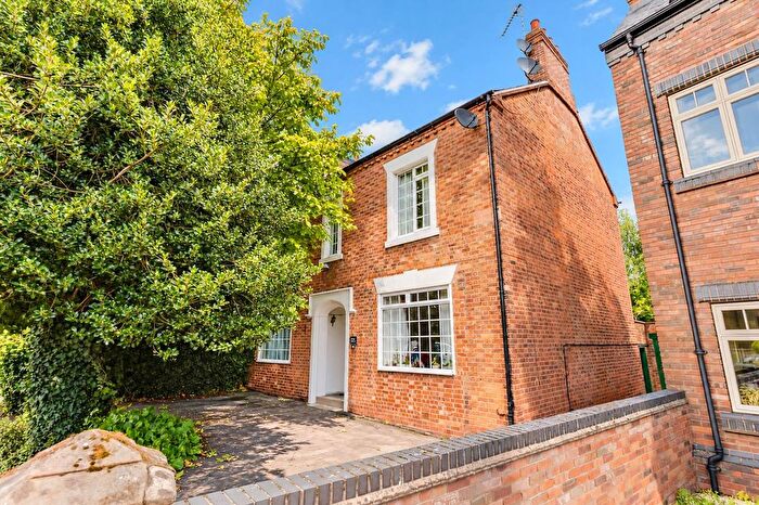 4 Bedroom Detached House For Sale In Station Road, Kenilworth, CV8