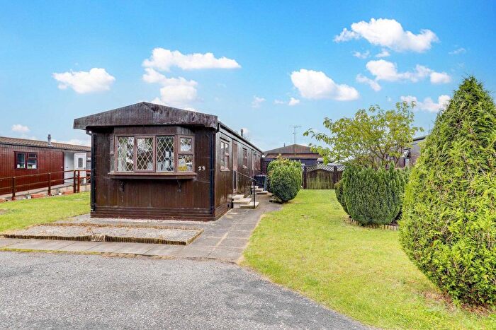 1 Bedroom Park Home For Sale In Torksey Lock, Lincoln, LN1