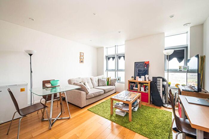 1 Bedroom Flat To Rent In Barking Road, Vermillion, Canning Town, London, E16