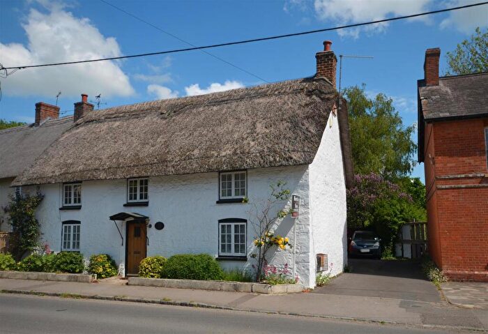 3 Bedroom Cottage For Sale In Blandford Road, Shillingstone, DT11