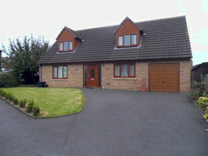 3 Bedroom Bungalow To Rent In Kennedy Close, Dewsbury, West Yorkshire, WF12