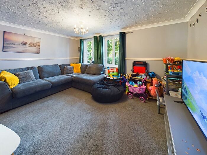 3 Bedroom Semi-Detached House For Sale In Wallace Close, King's Lynn, PE30