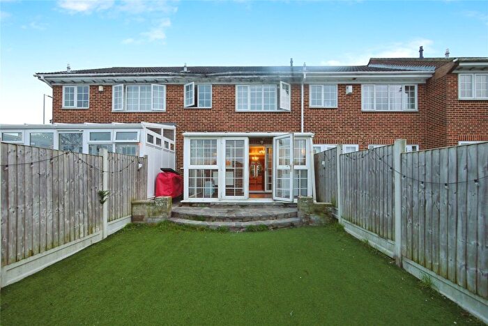 3 Bedroom Terraced House For Sale In London Road, Brentwood, Essex, CM14