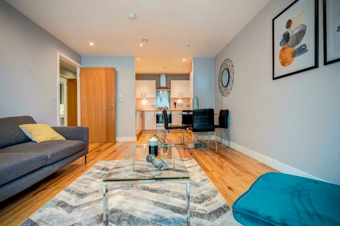 1 Bedroom Apartment To Rent In Meridian Plaza, Bute Terrace, Cardiff, CF10