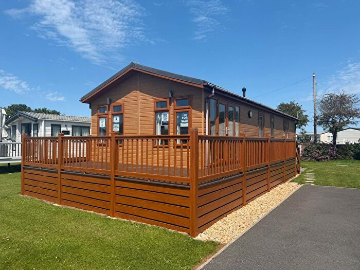 3 Bedroom Lodge For Sale In Solent Breezes Holiday Park, Hook Lane Warsash, Southampton, SO31