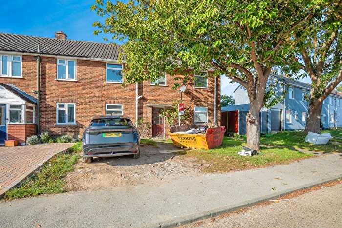 3 Bedroom Semi-detached House For Sale In Hawkhurst Road, Gillingham, ME8