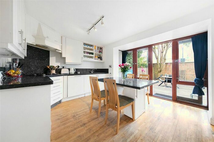 3 Bedroom Detached House To Rent In Cheryls Close, London, SW6