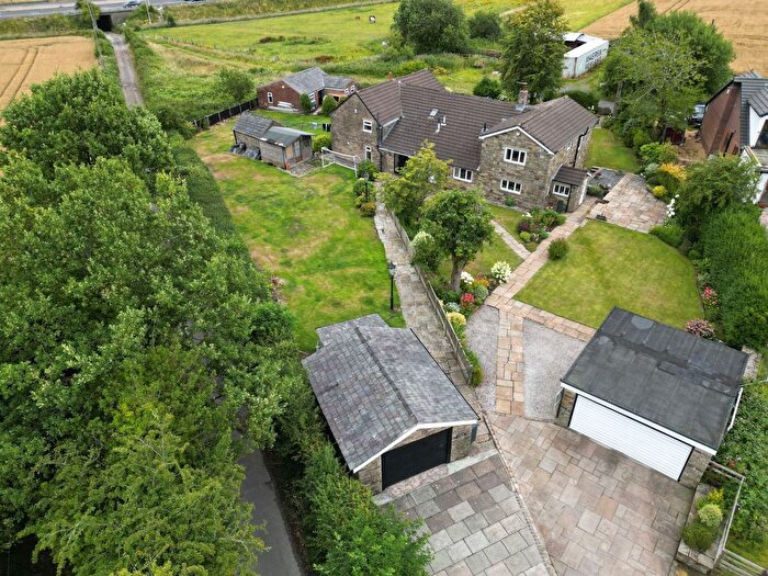 3 Bedroom Semi-Detached House For Sale In Winstanley Road, Billinge, Wigan, WN5