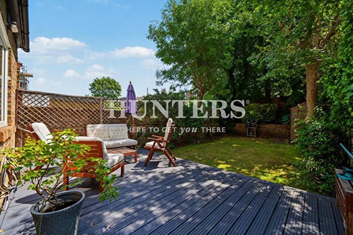 2 Bedroom Flat For Sale In Maygrove Road, West Hampstead, London, NW6