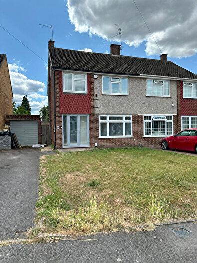 4 Bedroom Semi-Detached House To Rent In Dawley Ride, Langley, SL3