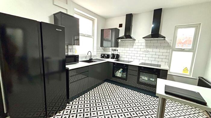 6 Bedroom End Of Terrace House To Rent In Larkdale Street, NG7