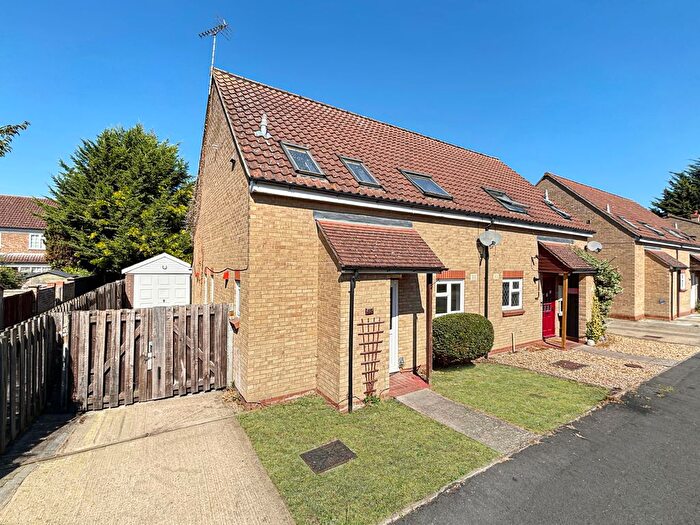 3 Bedroom Semi-Detached House For Sale In Hulatt Road, Cambridge, CB1