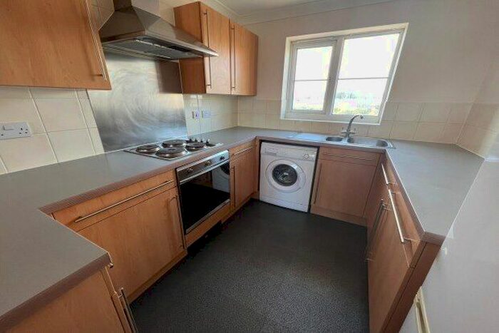2 Bedroom Flat To Rent In Beaufort Square, Cardiff, CF24