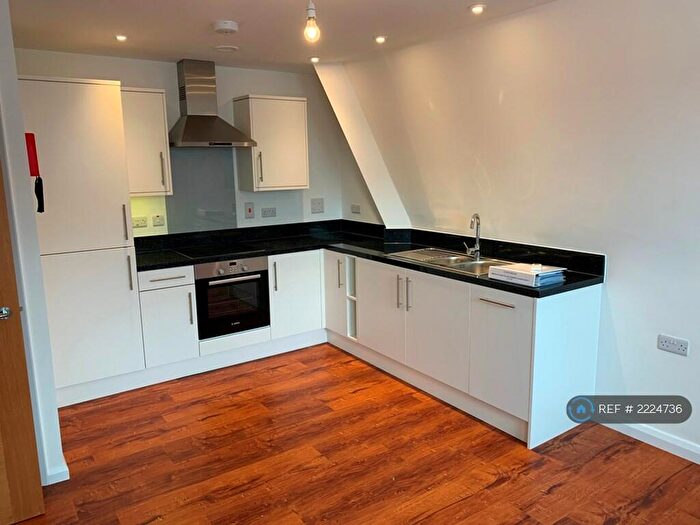 1 Bedroom Flat To Rent In Corporation Street, High Wycombe, HP13