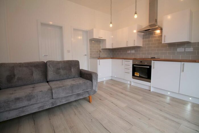 2 Bedroom Apartment To Rent In Crwys Road, Cathays, Cardiff, CF24