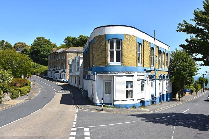 1 Bedroom Flat To Rent In Trinity Road, Ventnor, PO38