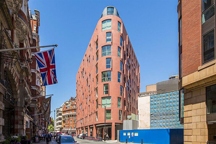 2 Bedroom Flat For Sale In Wellington House, Buckingham Gate, Westminster, London, SW1E