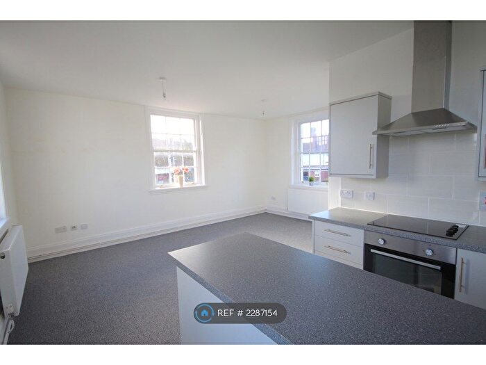 1 Bedroom Flat To Rent In The Whitehouse, Cannock, WS11