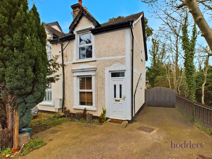 3 Bedroom Semi-Detached House To Rent In Alexandra Road, Addlestone, Surrey, KT15