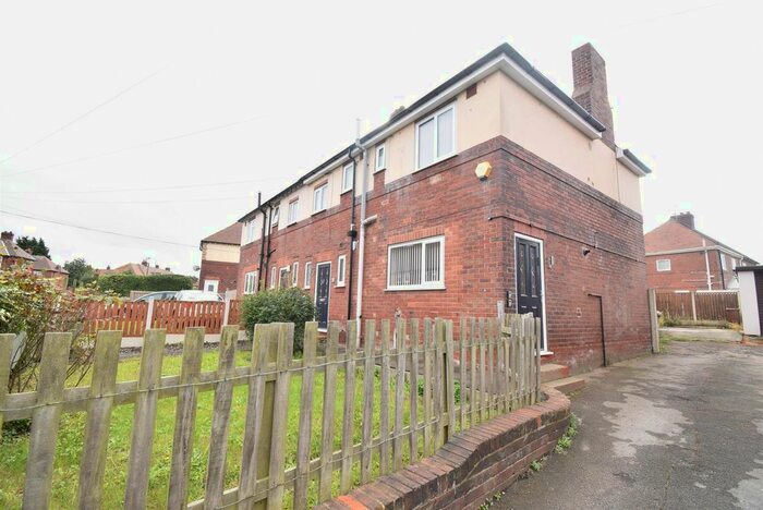 4 Bedroom Semi-Detached House To Rent In Willow Park, Pontefract WF8