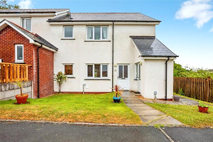 2 Bedroom Flat For Sale In Clos Y Fferm, Aberporth, Cardigan, Ceredigion, SA43